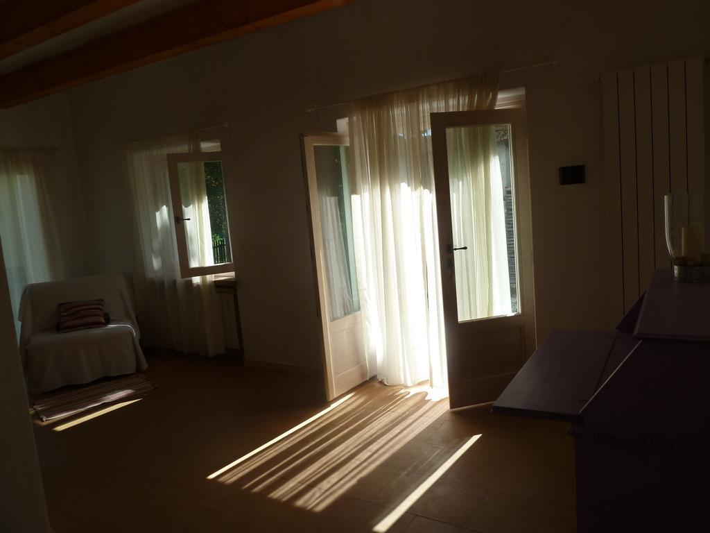 B&B Al Giardino Dei Mandorli Prasco Стая снимка